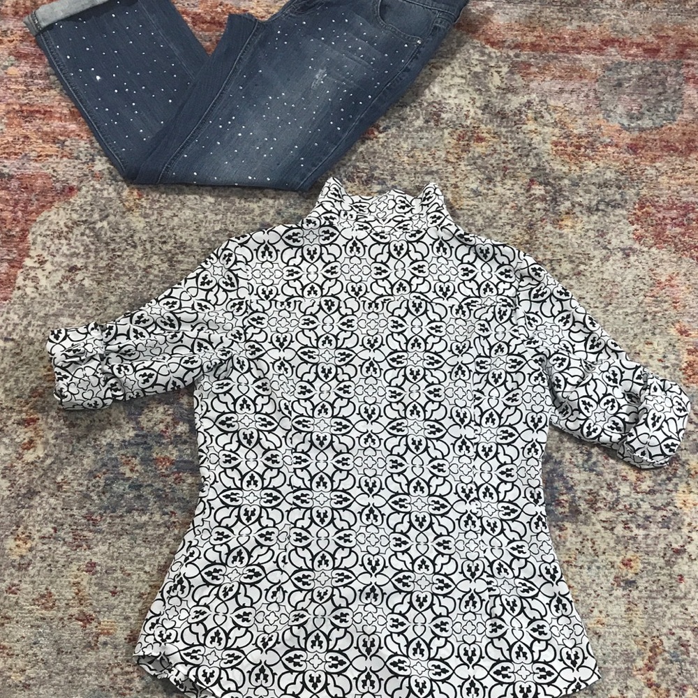 White House Black Market Top ( size 4) Button down - Picture 3 of 6